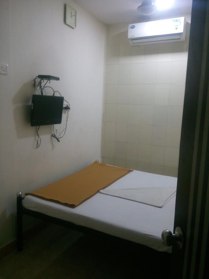 Hotel Saim Palace Mumbai Ngoại thất bức ảnh